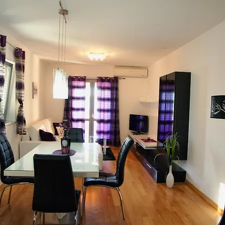 Apartment Vedran Podstrana