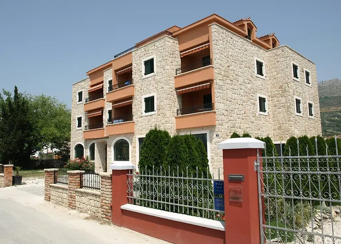 Vedran Apartment *